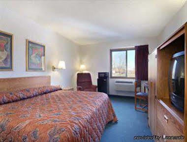Super 8 By Wyndham Westminster Denver North Экстерьер фото